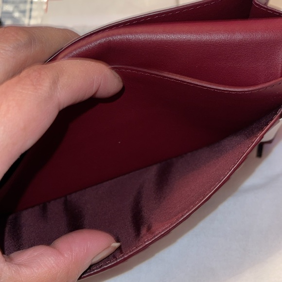 Bottega Veneta burgundy intrecciato woven wallet . Pristine condition. - Picture 8 of 10